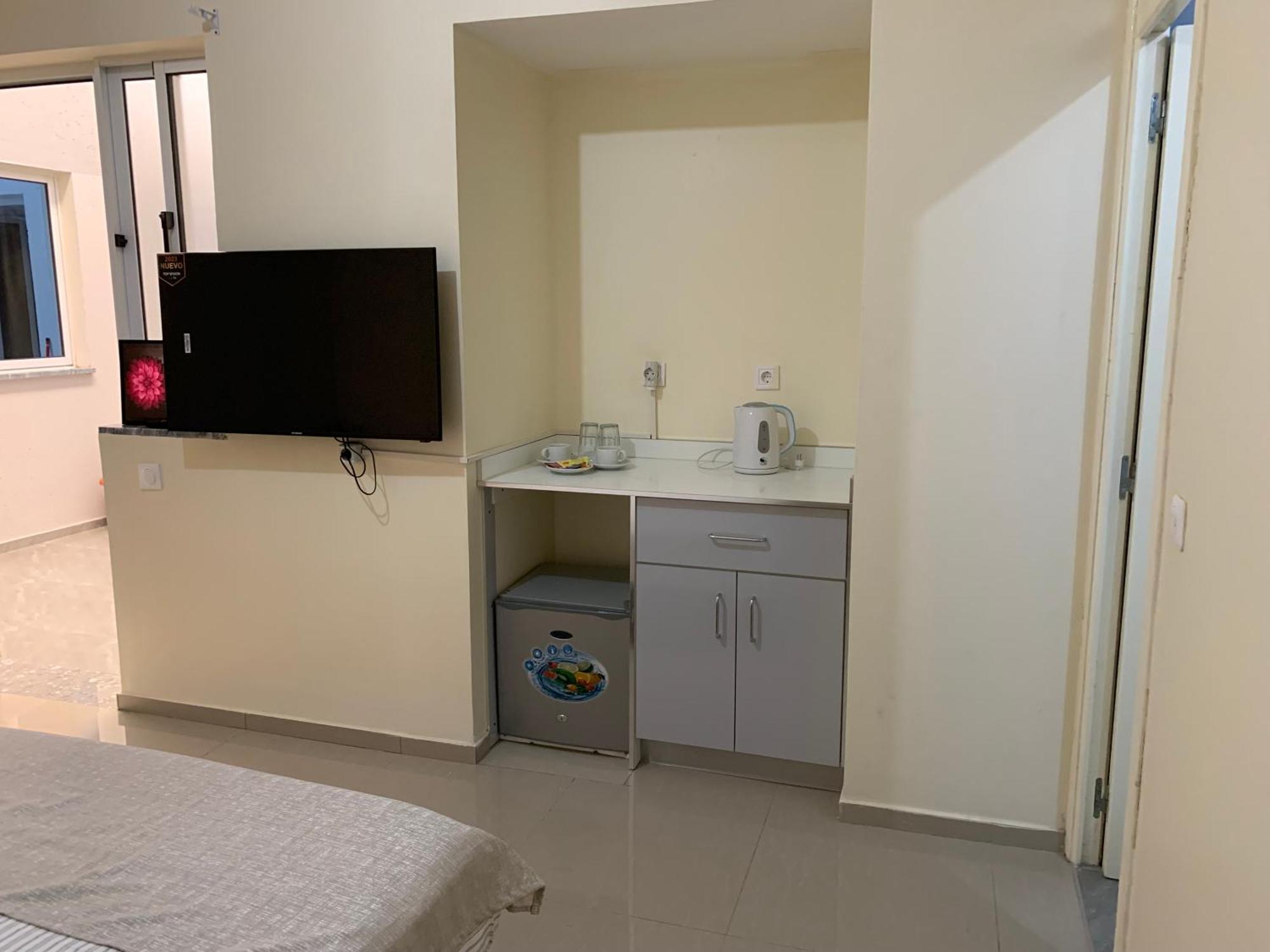 J Martins Apart Hotel Tarrafal  Ngoại thất bức ảnh
