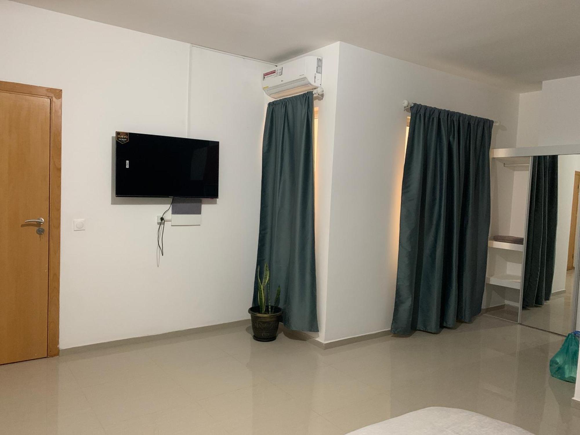 J Martins Apart Hotel Tarrafal  Ngoại thất bức ảnh